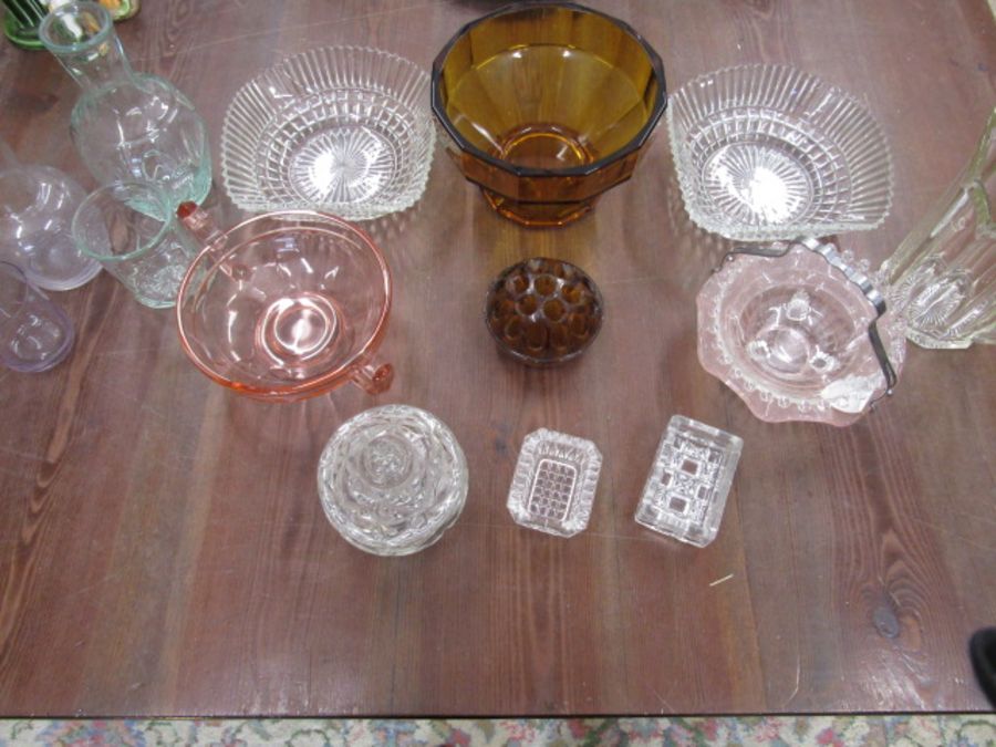 Glassware inc art deco amber vase and frog and pink art deco vase, 2 decanter/glass sets