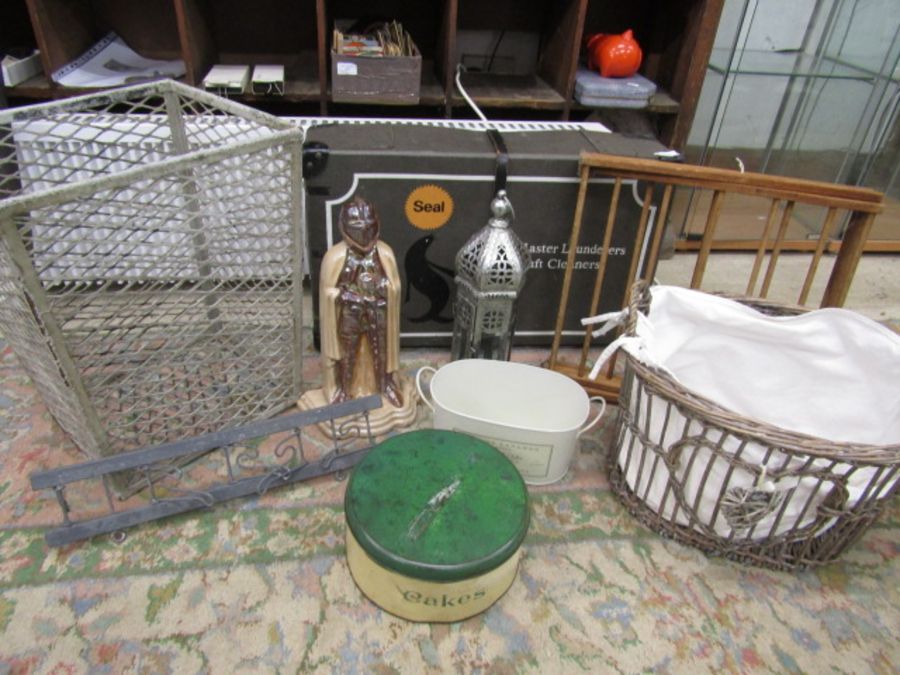 Vintage waste paper basket, seal laundry box, basket, hooks, cake tin etc - Image 6 of 7