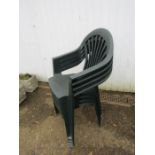 4 Plastic garden chairs