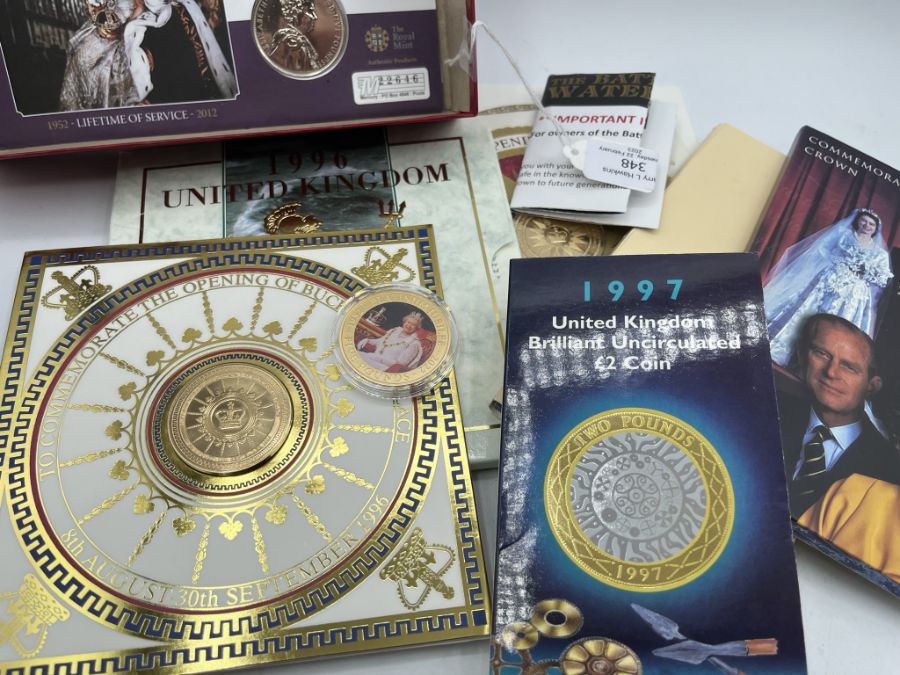 A box of coin collection to include: 1996 uncirculated coin collection; 3 medallions to - Image 4 of 7