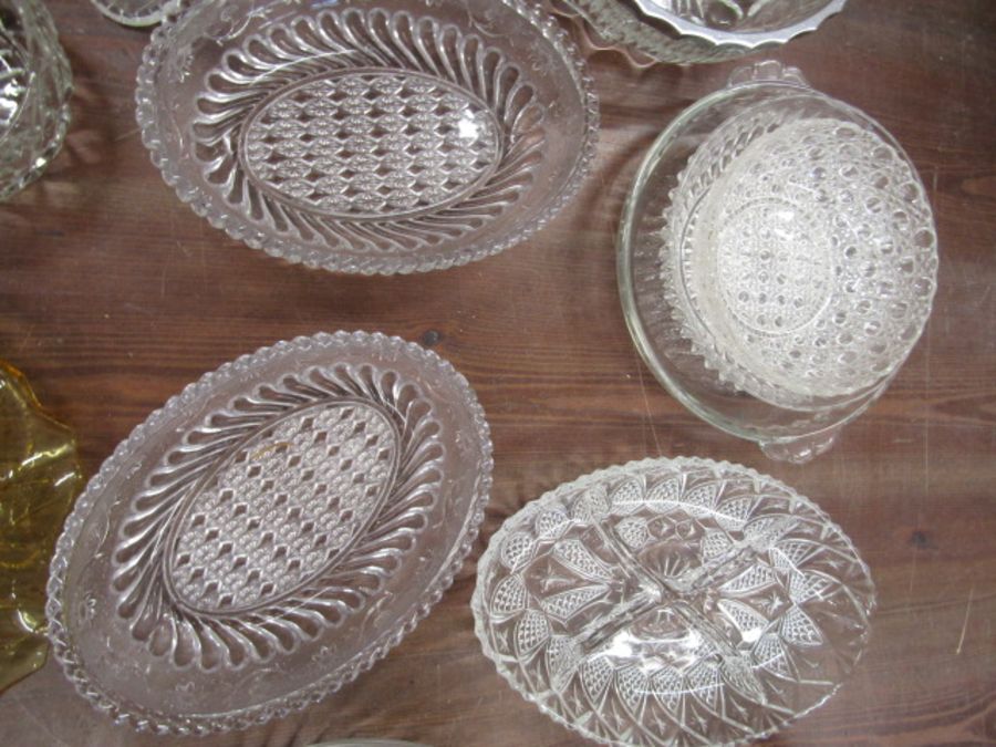 Quality glass and crystal bowls and vases - Image 3 of 4