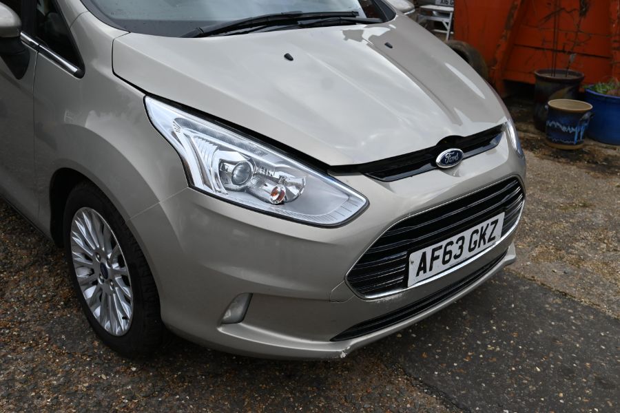 Ford B-Max 1.0T EcoBoost Titanium - Image 16 of 23