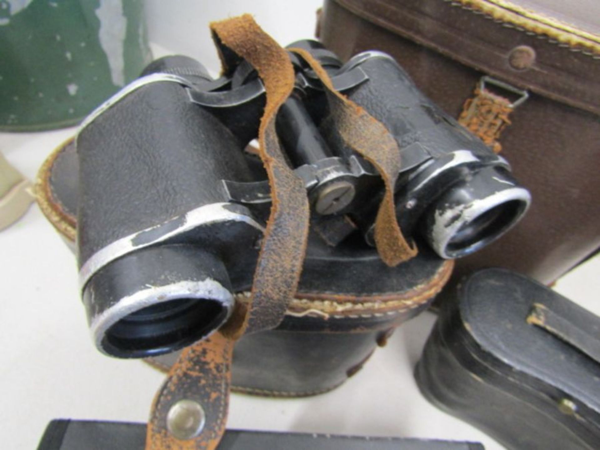 Vintage Opera glasses and 3 pairs binoculars - Image 6 of 12