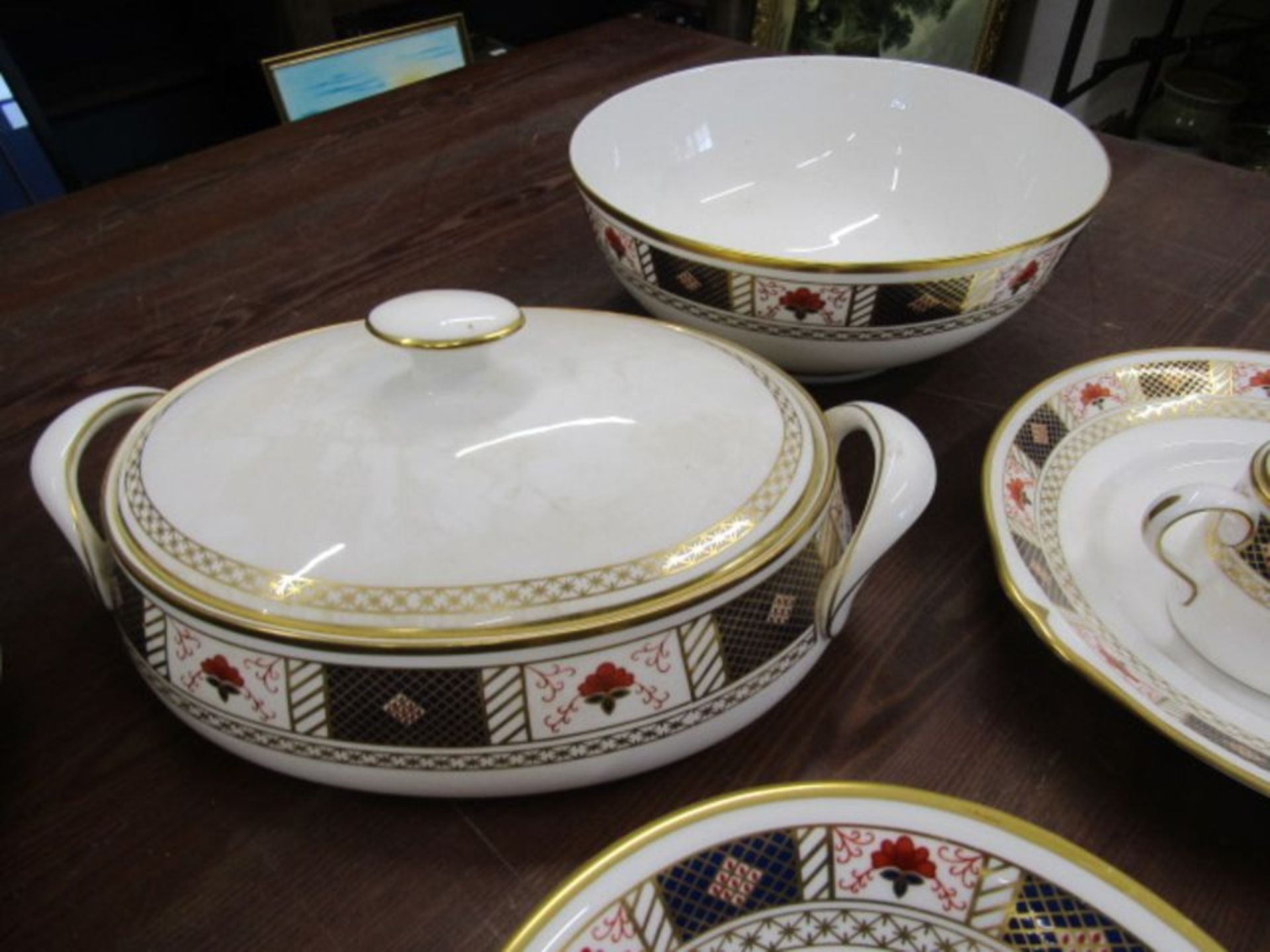 Royal Crown Derby Derby Border pattern A1253 dinner service to incl meat platters, serving bowls, - Image 10 of 13