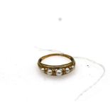 9ct gold dress ring with five graduated cultured pearls size S (total weight 2.13g)