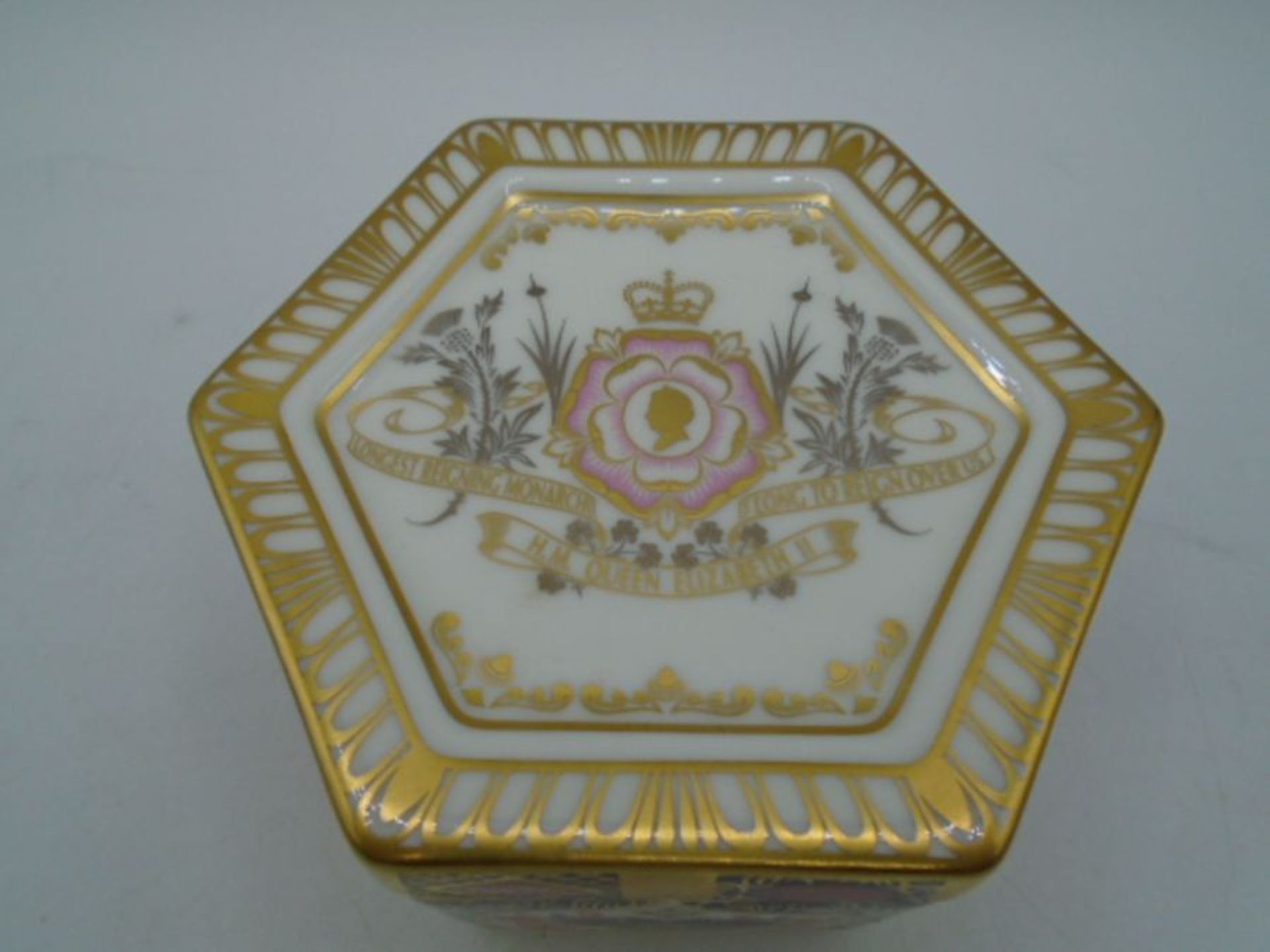 Royal Crown Derby Longest Serving Monarch Imari Keepsake Box, limited edition 103/250 with - Image 3 of 8