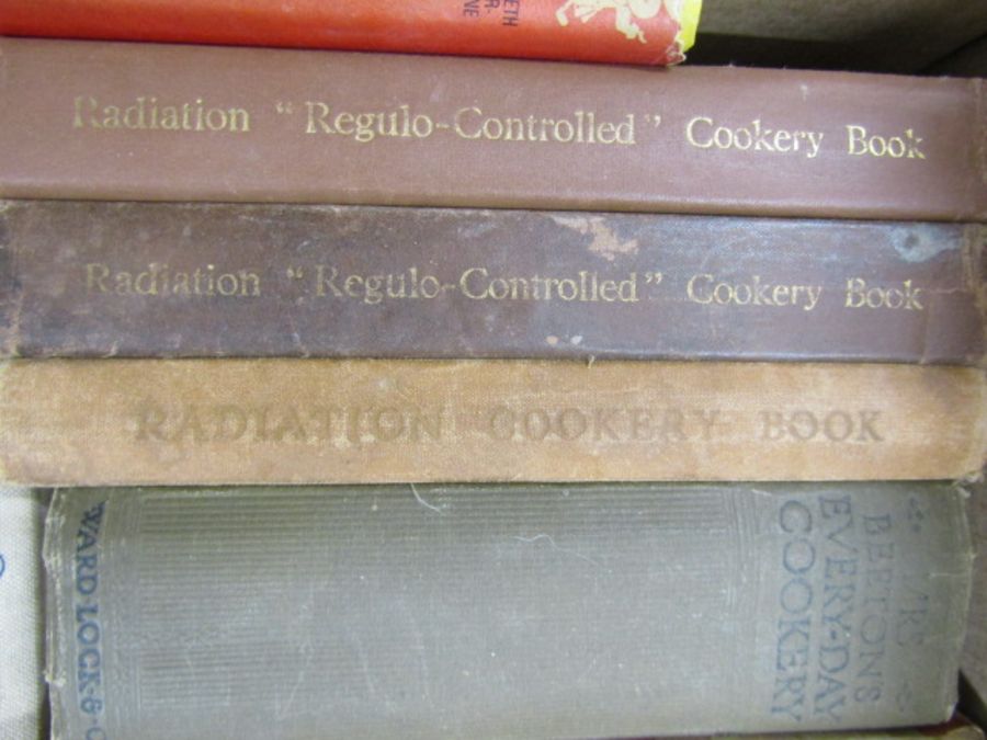 16 vintage cookery books dating from 1905 - Image 2 of 3