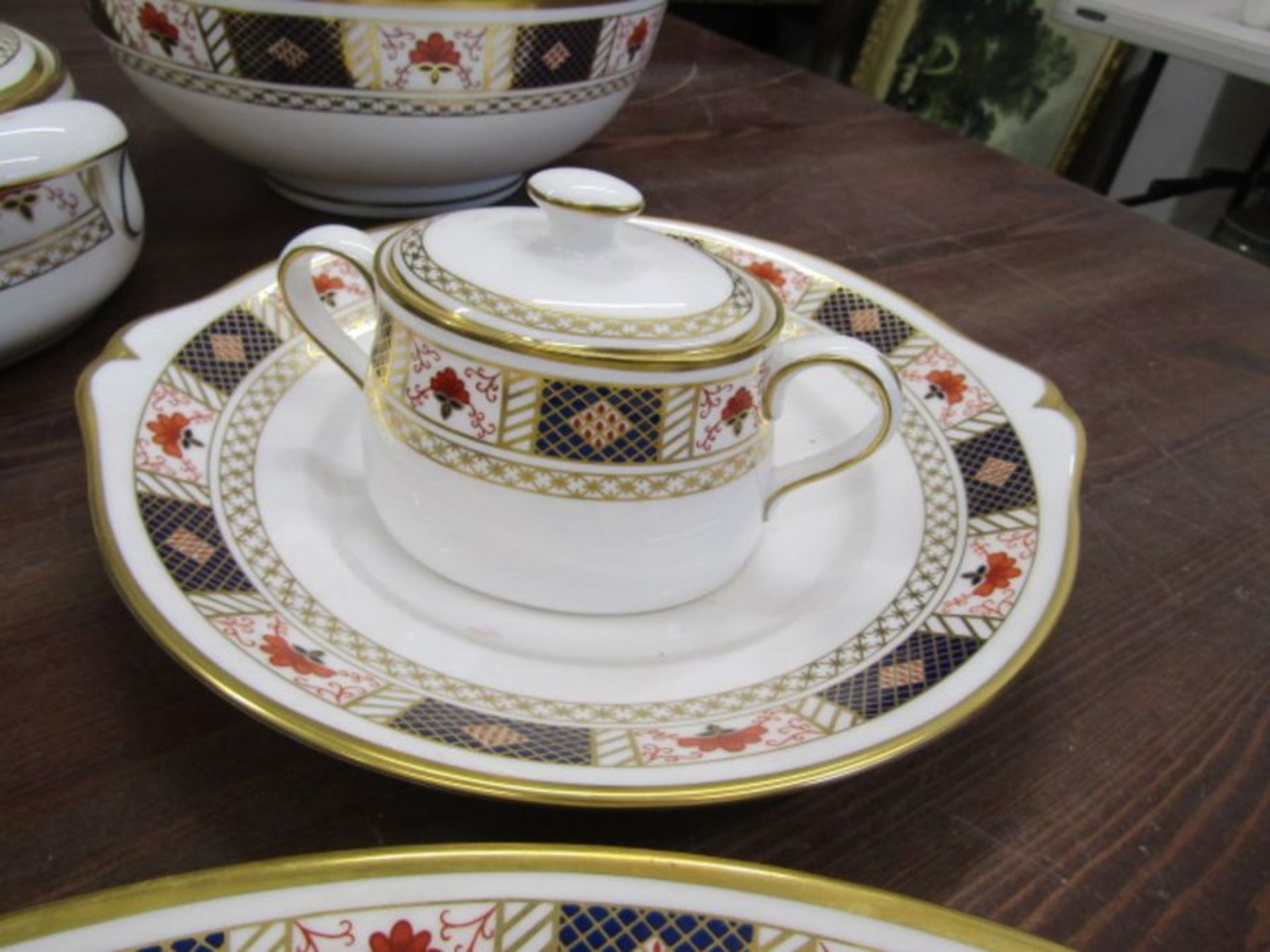 Royal Crown Derby Derby Border pattern A1253 dinner service to incl meat platters, serving bowls, - Image 5 of 13