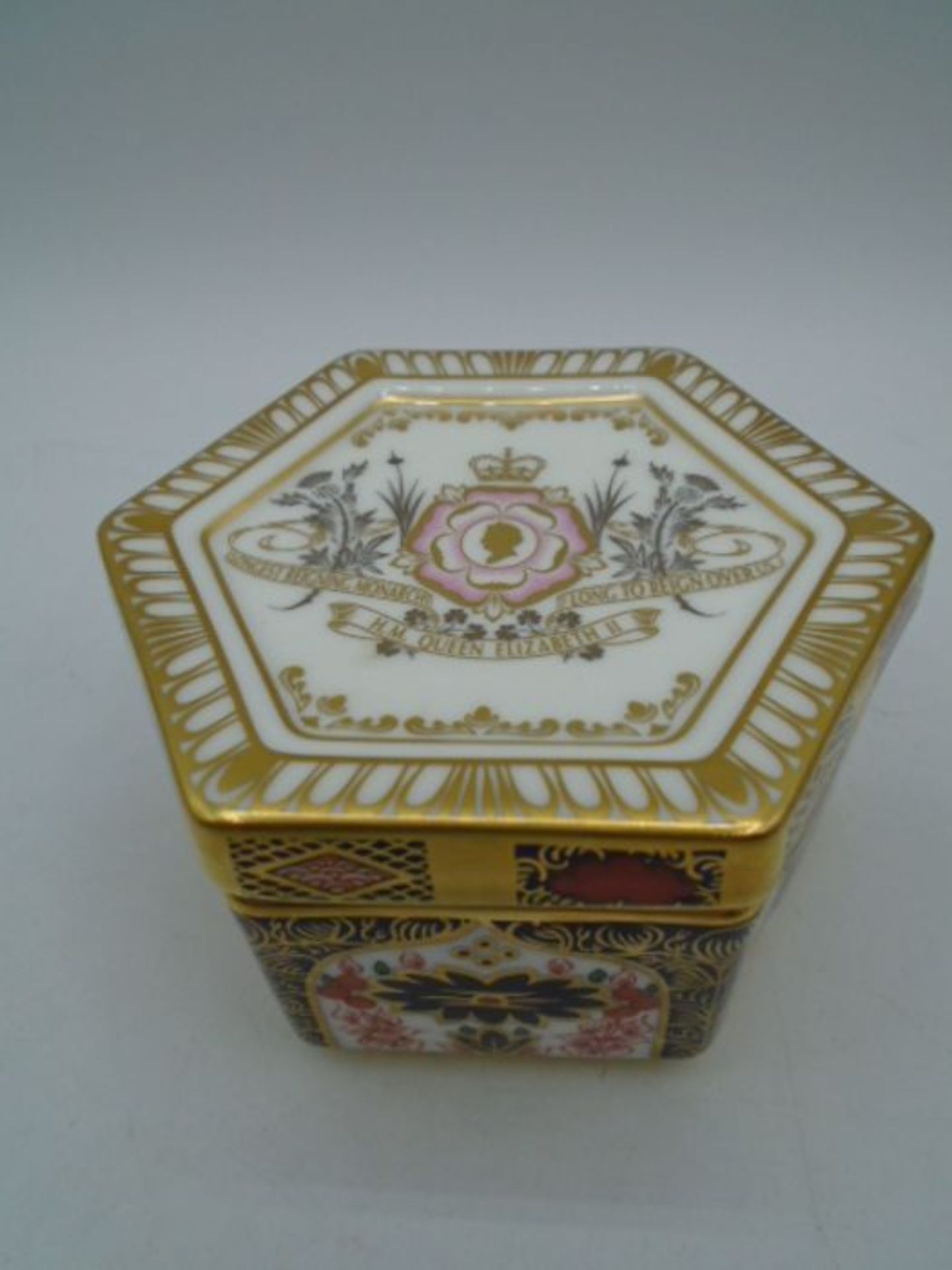 Royal Crown Derby Longest Serving Monarch Imari Keepsake Box, limited edition 103/250 with
