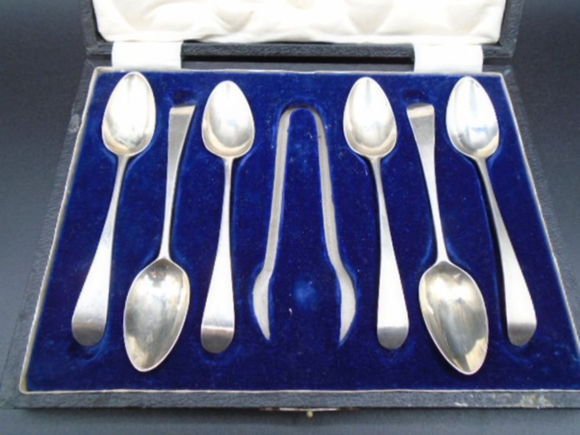 Six George IV Silver hallmarked sppons (1817 by Samuel Goobehere & Edward Wigan) in a case not - Image 2 of 5