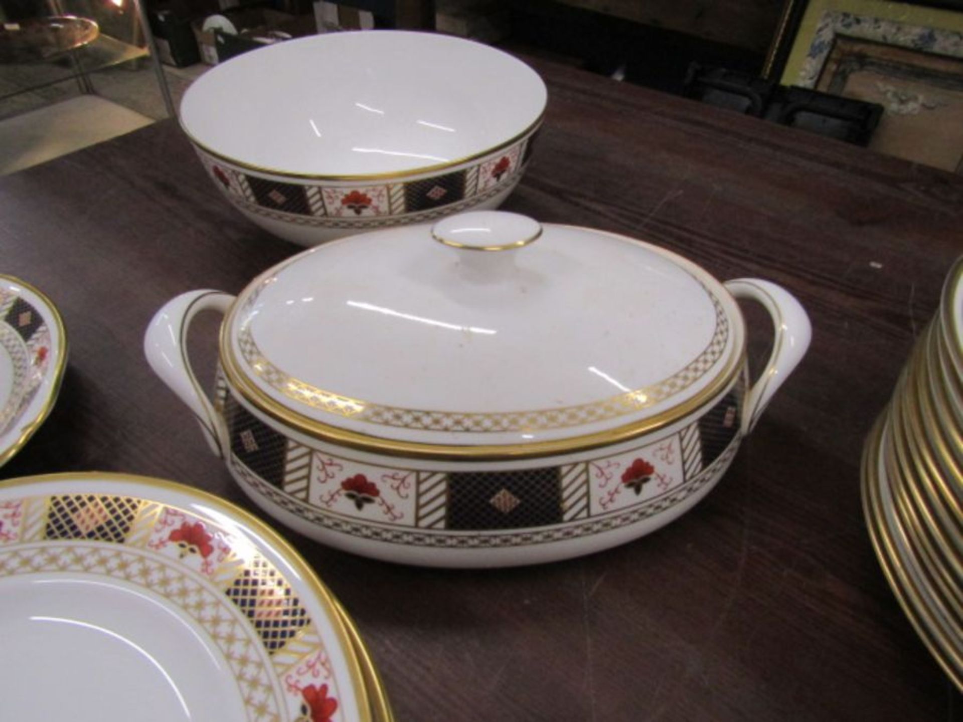Royal Crown Derby Derby Border pattern A1253 dinner service to incl meat platters, serving bowls, - Image 9 of 13