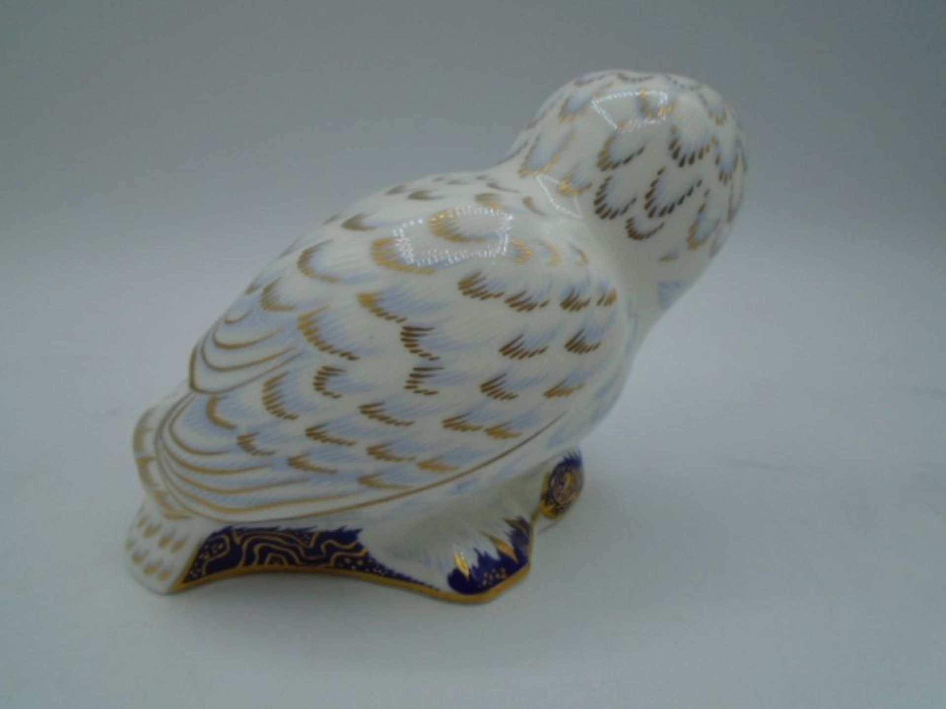 Royal Crown Derby Snowy Owl Collectors Guild Paperweight with gold stopper, 10cm tall - Image 3 of 5