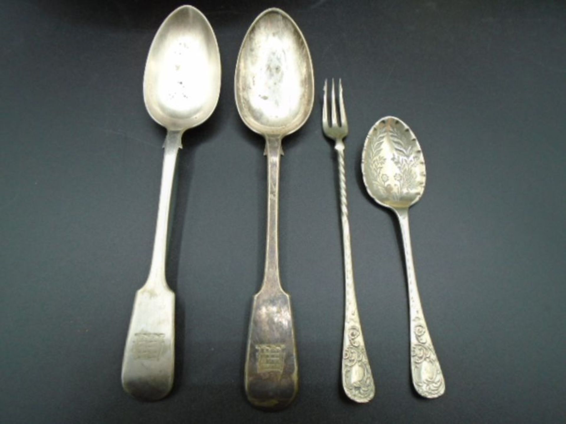 A collection of silver plated items to include a bowl by Koch & Bergfeld, Bremen from a liner - Image 4 of 4