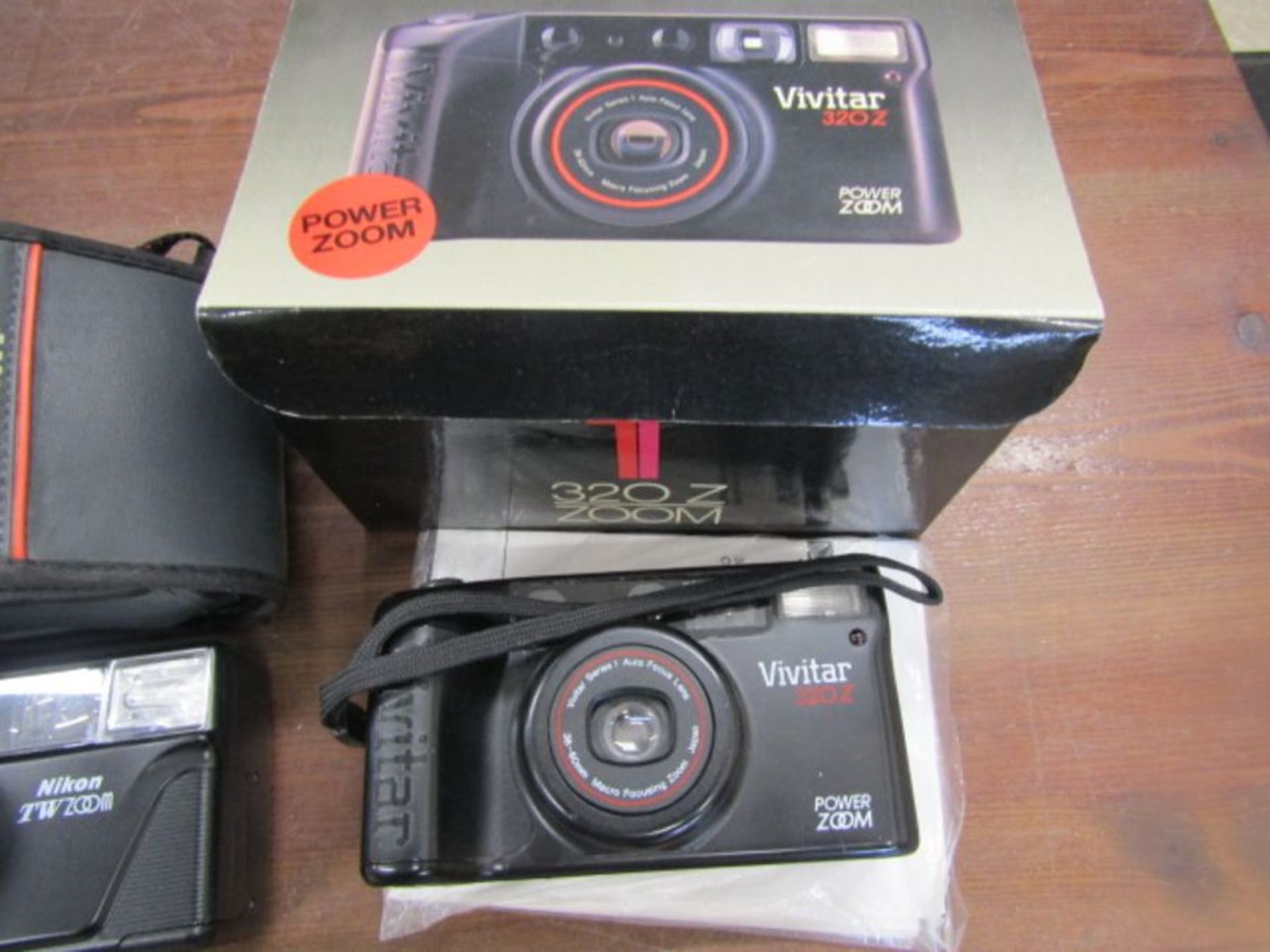 Collection of camera's- Nikon TW zoom, Polaroid land camera 'The Button', Halina Paulette - Image 5 of 7