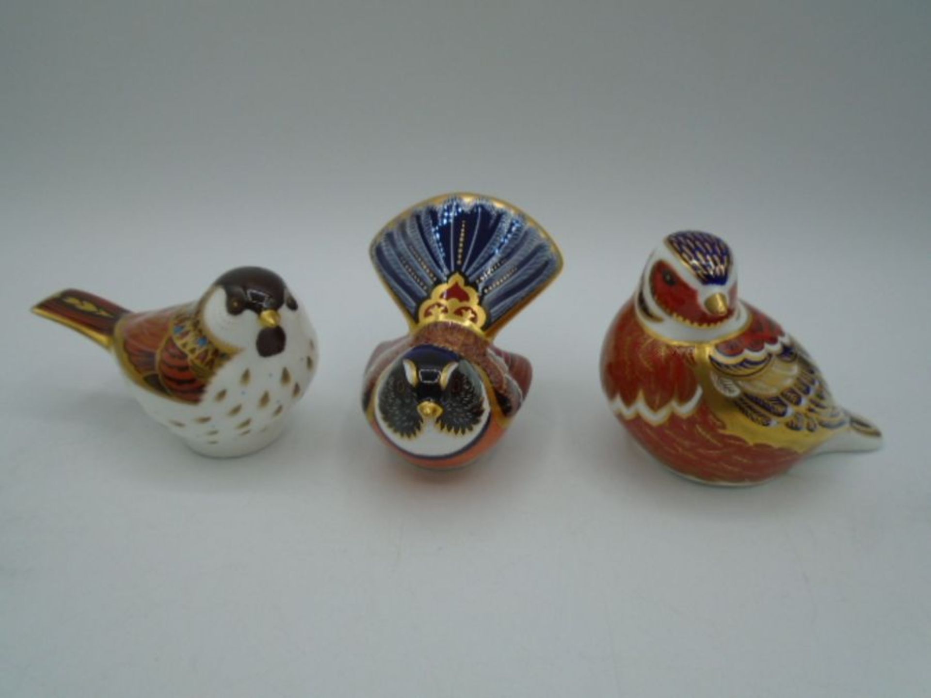 3 Royal Crown Derby bird paperweights to incl Willow Tit, Fantail and Chaffinch, all with stoppers