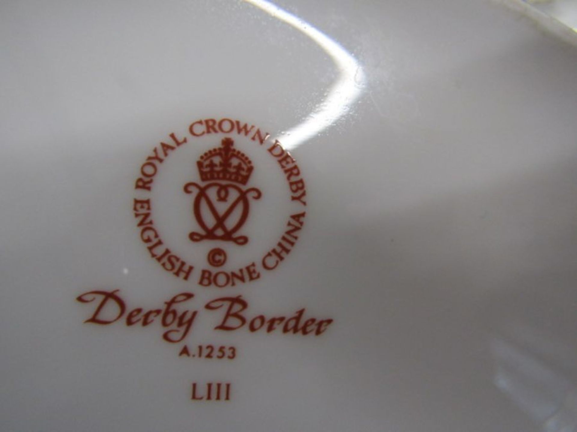 Royal Crown Derby Derby Border pattern A1253 dinner service to incl meat platters, serving bowls, - Image 13 of 13