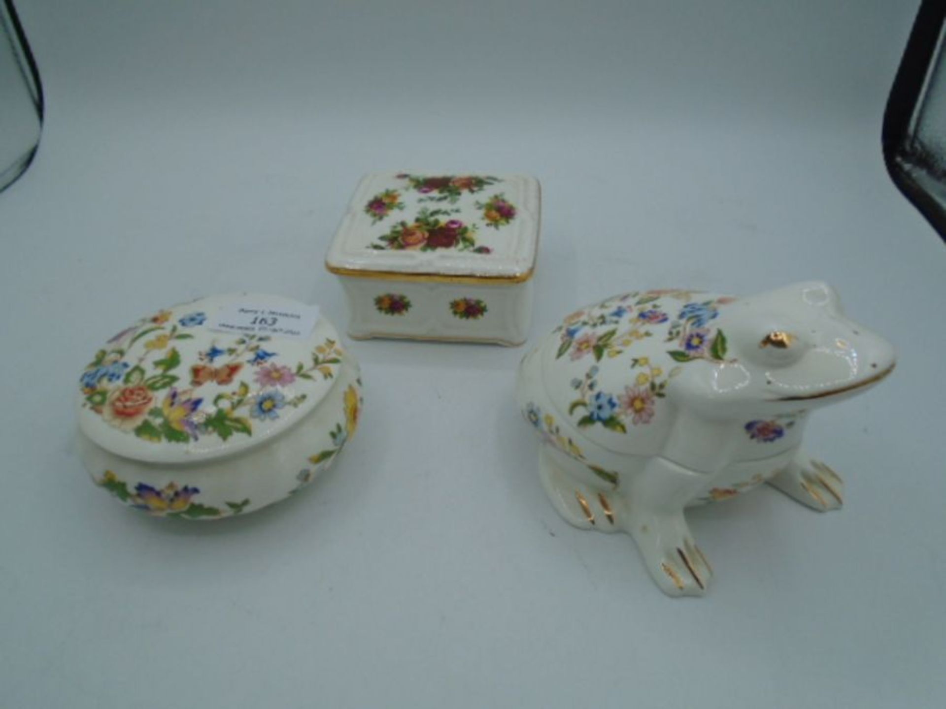 5 Various trinket boxes and trays to include Aynsley Cottage Garden, Royal Albert Old Country Roses, - Image 3 of 5