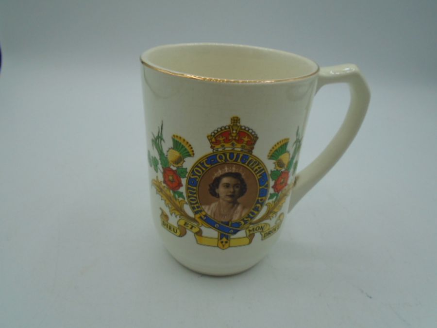 Royal ephemera - dated between 1937 - 1981, to include a ERII Coronation mug (1953) in a vintage - Image 4 of 7