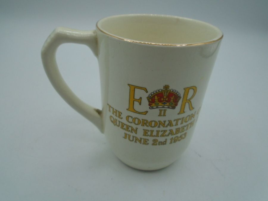 Royal ephemera - dated between 1937 - 1981, to include a ERII Coronation mug (1953) in a vintage - Image 5 of 7