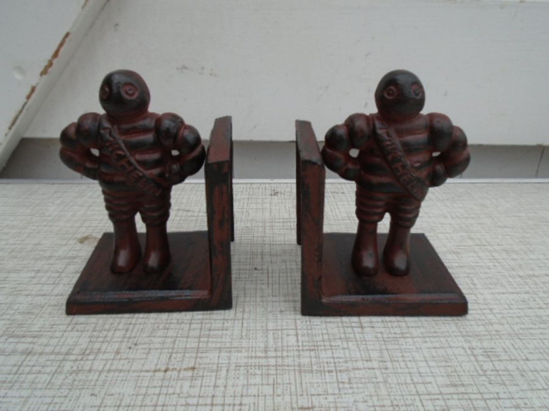 Michelin bookends - brown