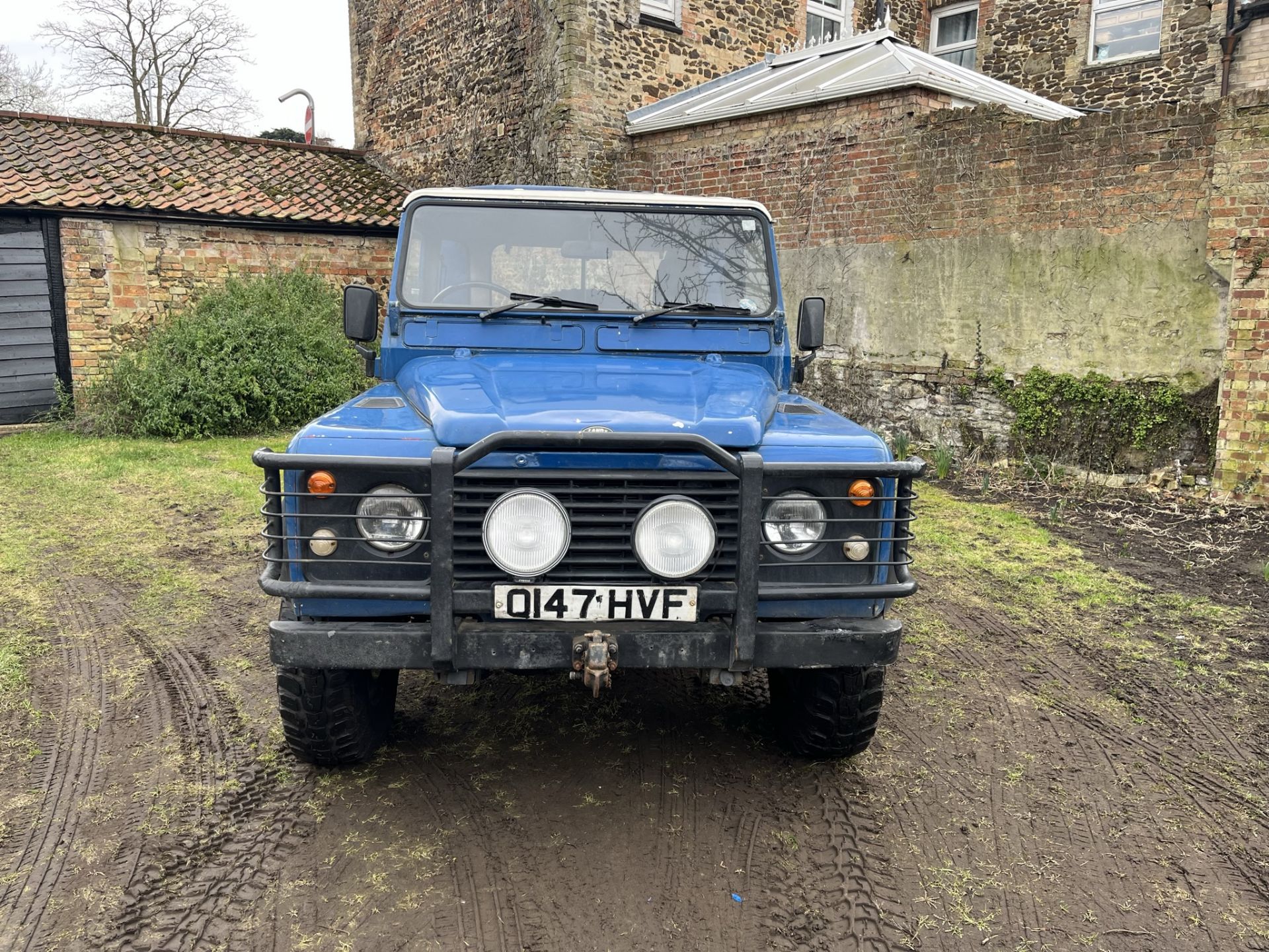 1992 Land Rover Defender, SWB pickup, blue complete with spare wheels and a heavy duty winch in - Image 4 of 12