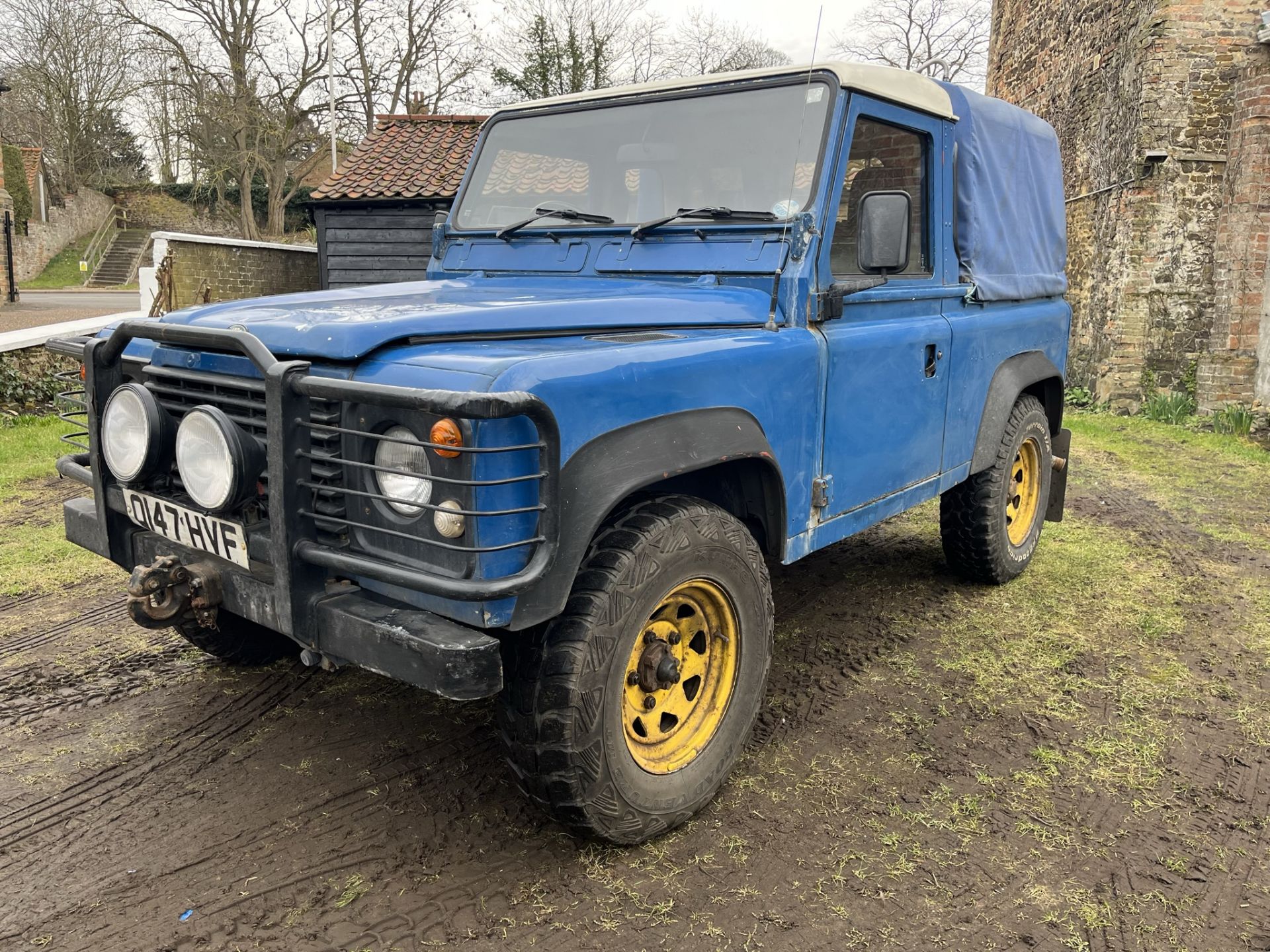 1992 Land Rover Defender, SWB pickup, blue complete with spare wheels and a heavy duty winch in - Image 5 of 12