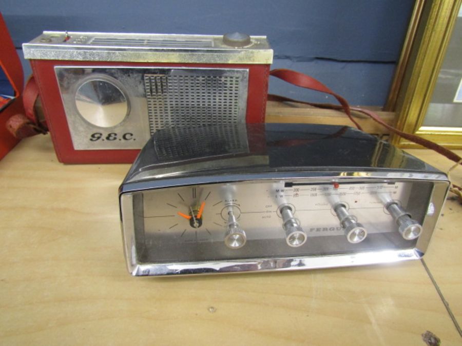 2 vintage radios/alarm clock
