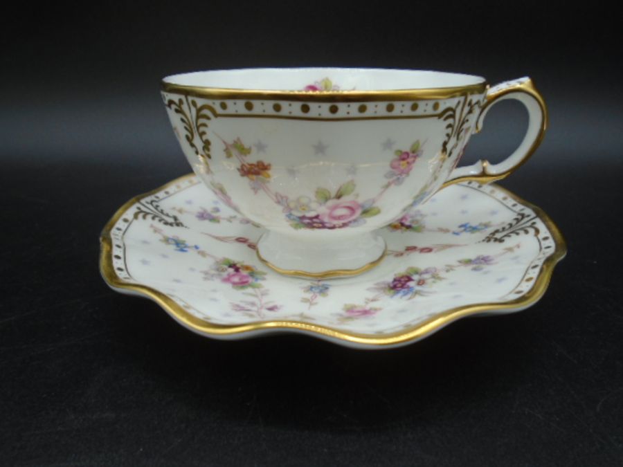 Royal Crown Derby part tea service in the Royal Antoinette A1225 pattern comprising of 8 cups, 8 - Image 4 of 13