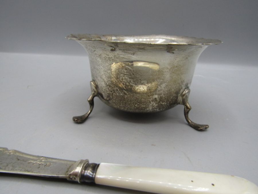 Silver hallmarked sugar bowl and mother of pearl knife with silver blade 100gmd gross weight - Image 3 of 6