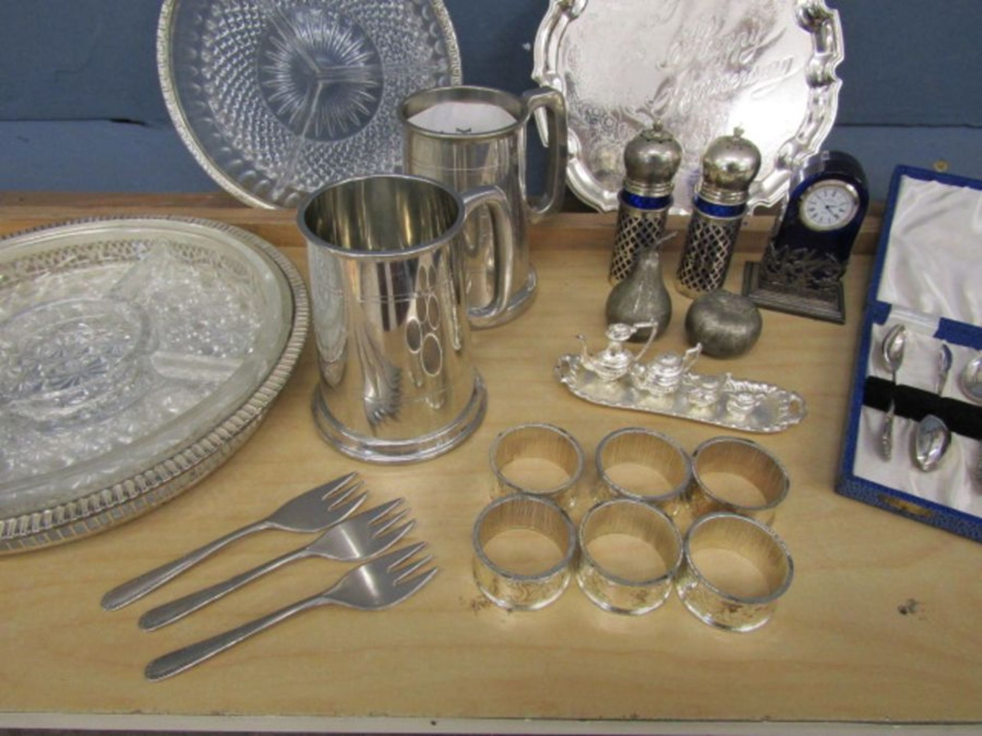 Mixed plated items to include serving dishes, cutlery and salt and pepper shakers etc - Image 4 of 5