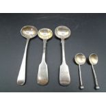 5 silver hallmarked condiment spoons - pair (smallest) London 1901 by H Pidduck & Sons 5g total