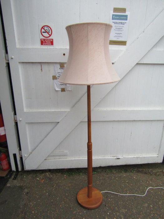 Floor lamp with shade (no plug)