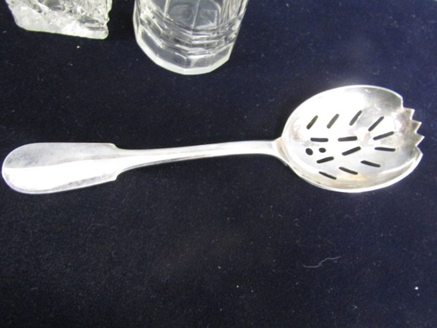 Christofle's of Paris silver plated ice cube scoop (chunky model 1950s) and Silver topped sifter and - Image 8 of 10