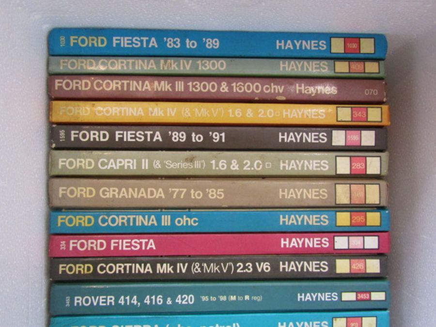 29 Vintage Haynes manuals, mostly Ford Capri, Cortina and Escort etc - Image 3 of 5
