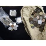 Loose coinage mostly British 'copper' with small amount of foreign silver and modern crowns