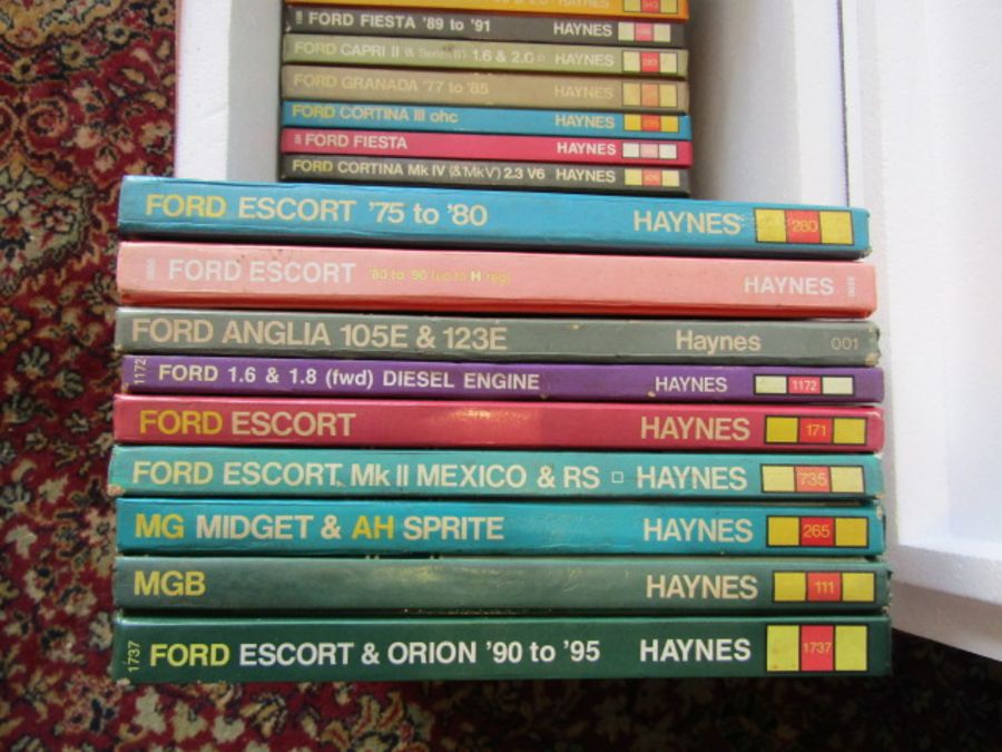 29 Vintage Haynes manuals, mostly Ford Capri, Cortina and Escort etc - Image 5 of 5