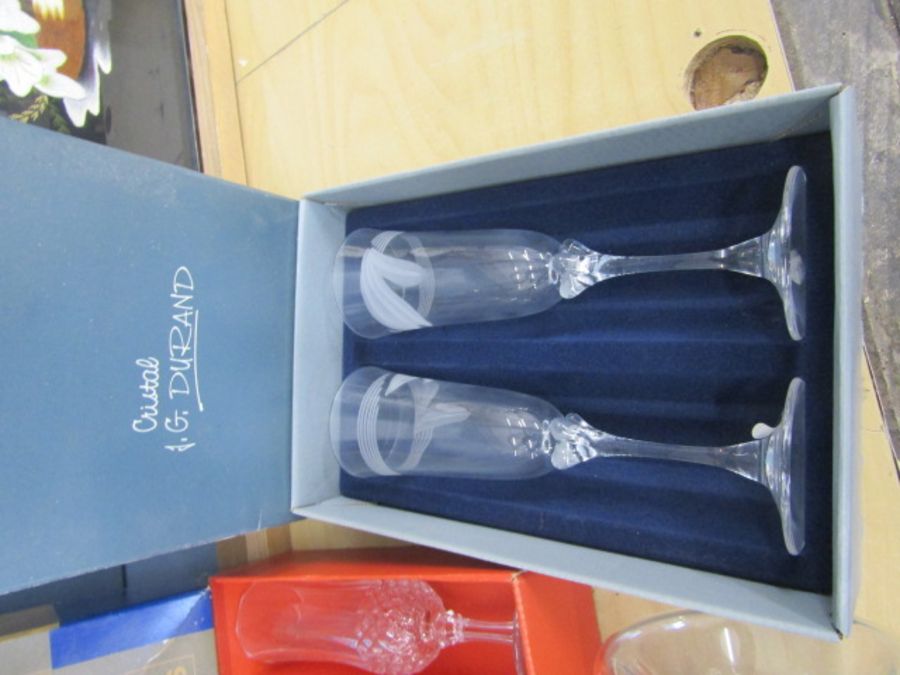 Boxed crystal glasses, ship in bottle and glass vases etc - Image 3 of 9