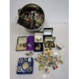 A costume jewellery collection inc Ipswich badges