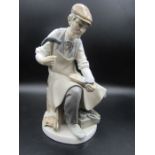 Lladro 'The Cobbler' 4853 repair to hammer