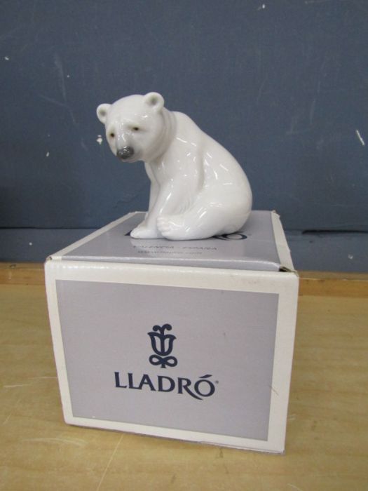 Lladro Polar bear in box