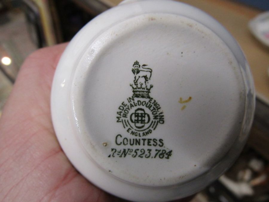 China to include Poole, Royal Albert and Royal Doulton etc - Image 8 of 9