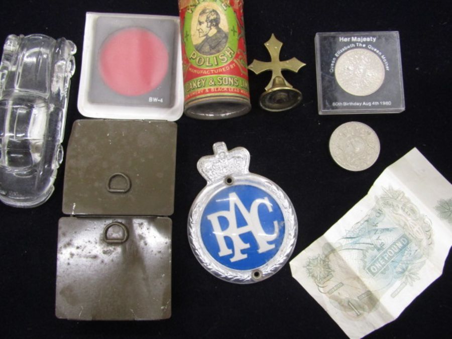 Various collectables inc RAC badge (plastic) Crowns and a one pound note, brass star topper - Image 6 of 8