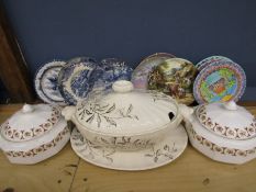 Tureens and picture plates