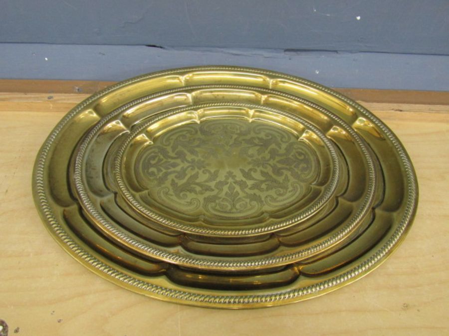 Set of 3 graduated oval solid brass serving trays