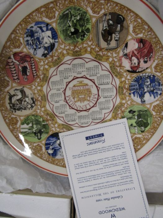 Aviation picture plates by Royal Worcester, Wedgwood plate and Coalport classic car plate - Image 7 of 8