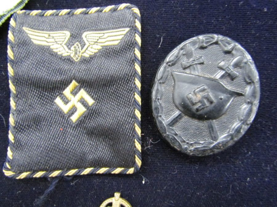 WW2 era badges, medal and patch plus a Butlins badge! - Image 5 of 5