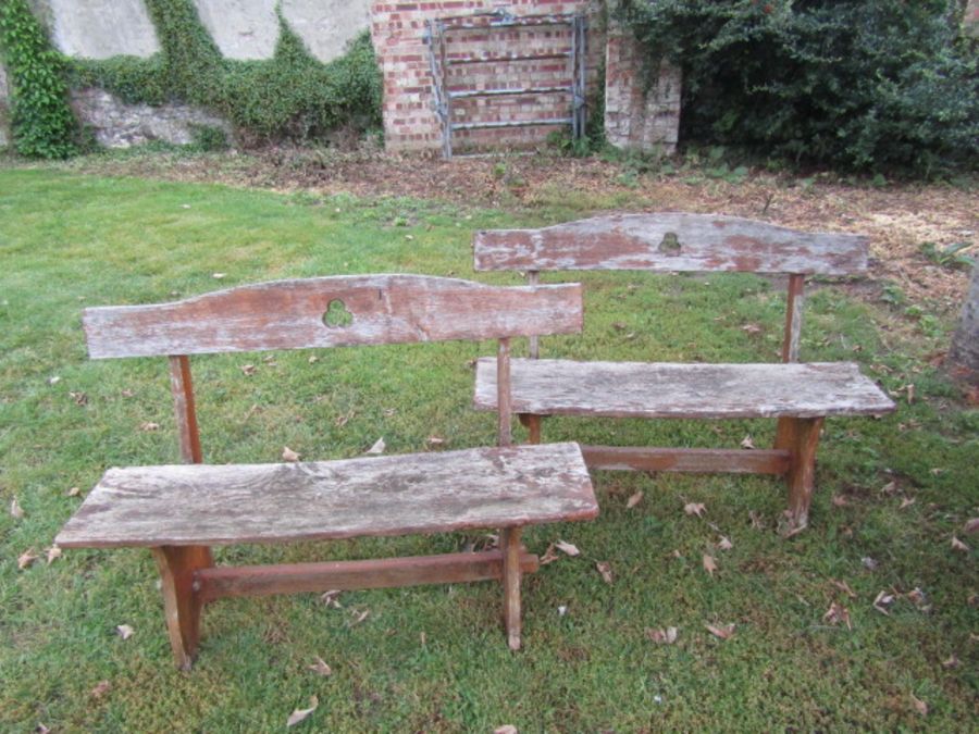 Rustic oak? table and pair of benches - Image 4 of 5