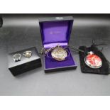 Heather gem pocket watch, pocket watch with fret cover and 2 rings