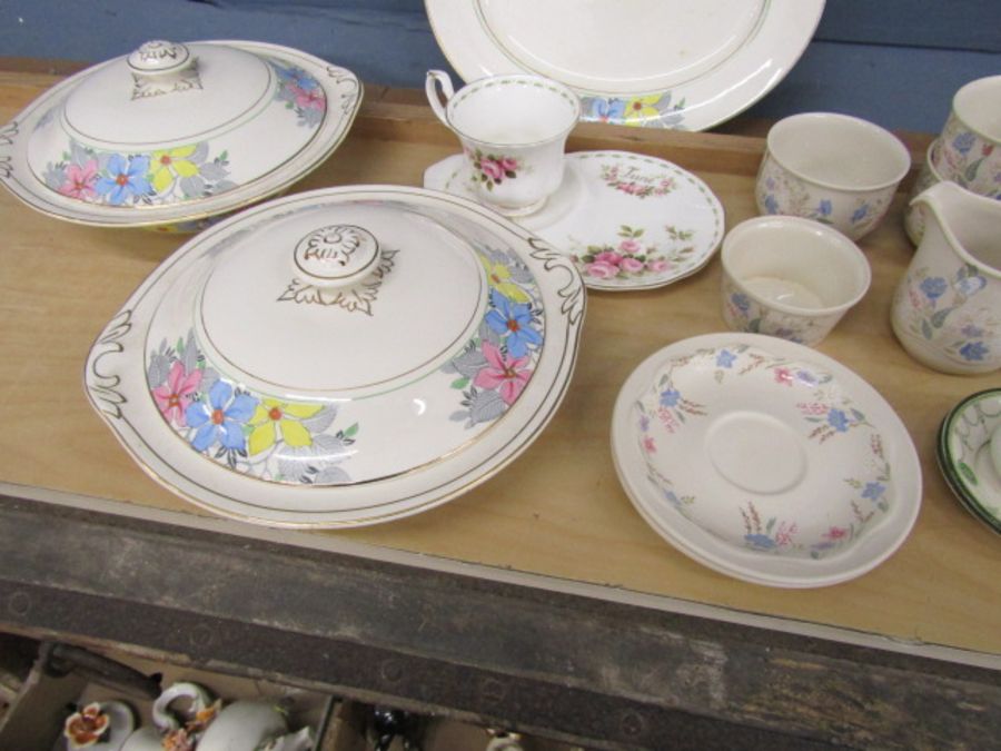 China to include Poole, Royal Albert and Royal Doulton etc - Image 2 of 9