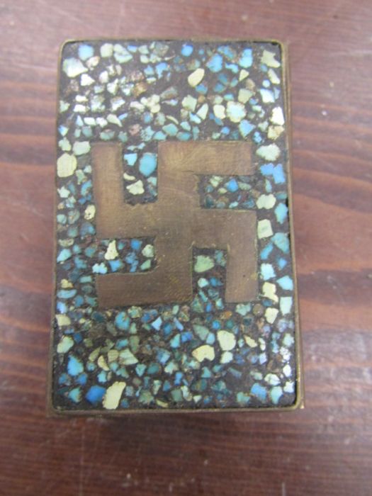 Brass hand crafted matchbox cover and silver vesta case - Image 2 of 6